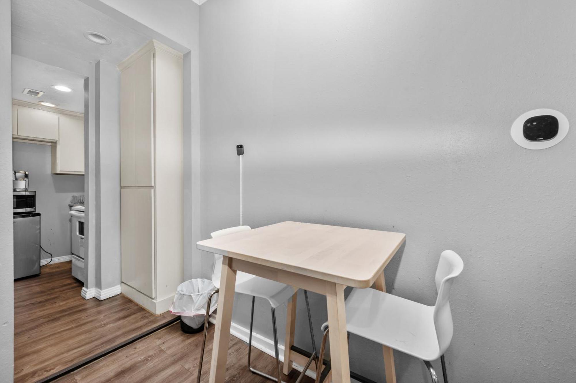 Daire Modern & Chic Montrose - Prime Location & Free Parking Houston